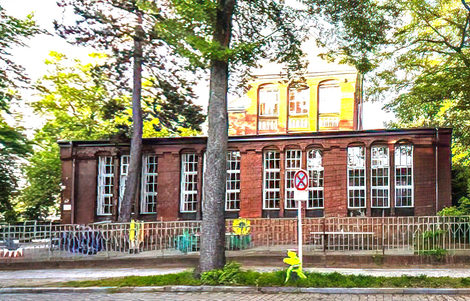 Käthe-Kruse-Grundschule - Berlin chose LIBUS E-SILVER LEP MC luminaires for LED lighting conversion...